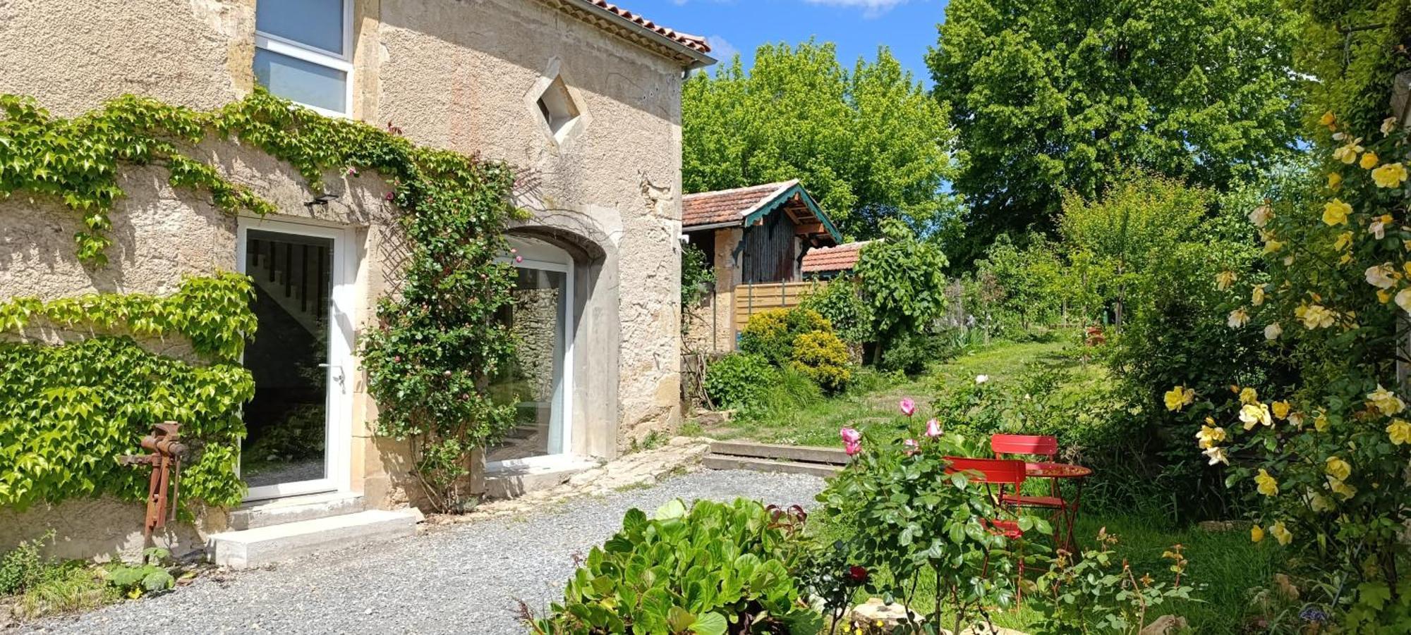 Maison Irondas Saint-Pierre-d'Aurillac Экстерьер фото